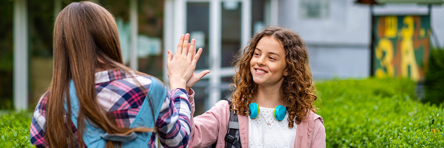 how-help-your-kids-make-new-friends